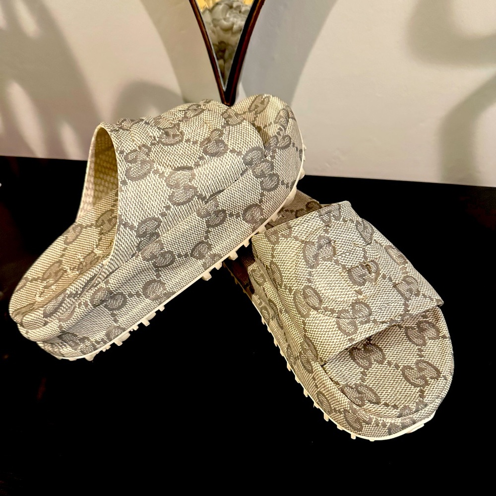 Gucci Cubic Rubber/ Beige Size 37